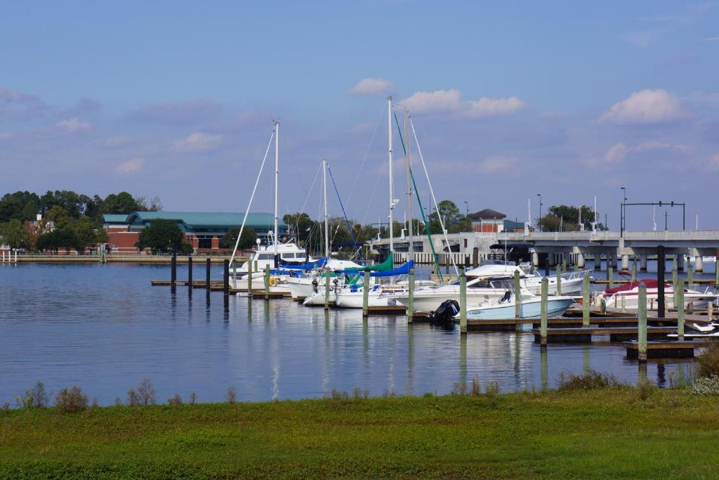Bridgepointe Hotel & Marina New Bern Zewnętrze zdjęcie